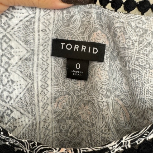 Torrid Mixed Print Off Shoulder Bell Challis Dress Plus Size 0 (L) - Picture 5 of 7